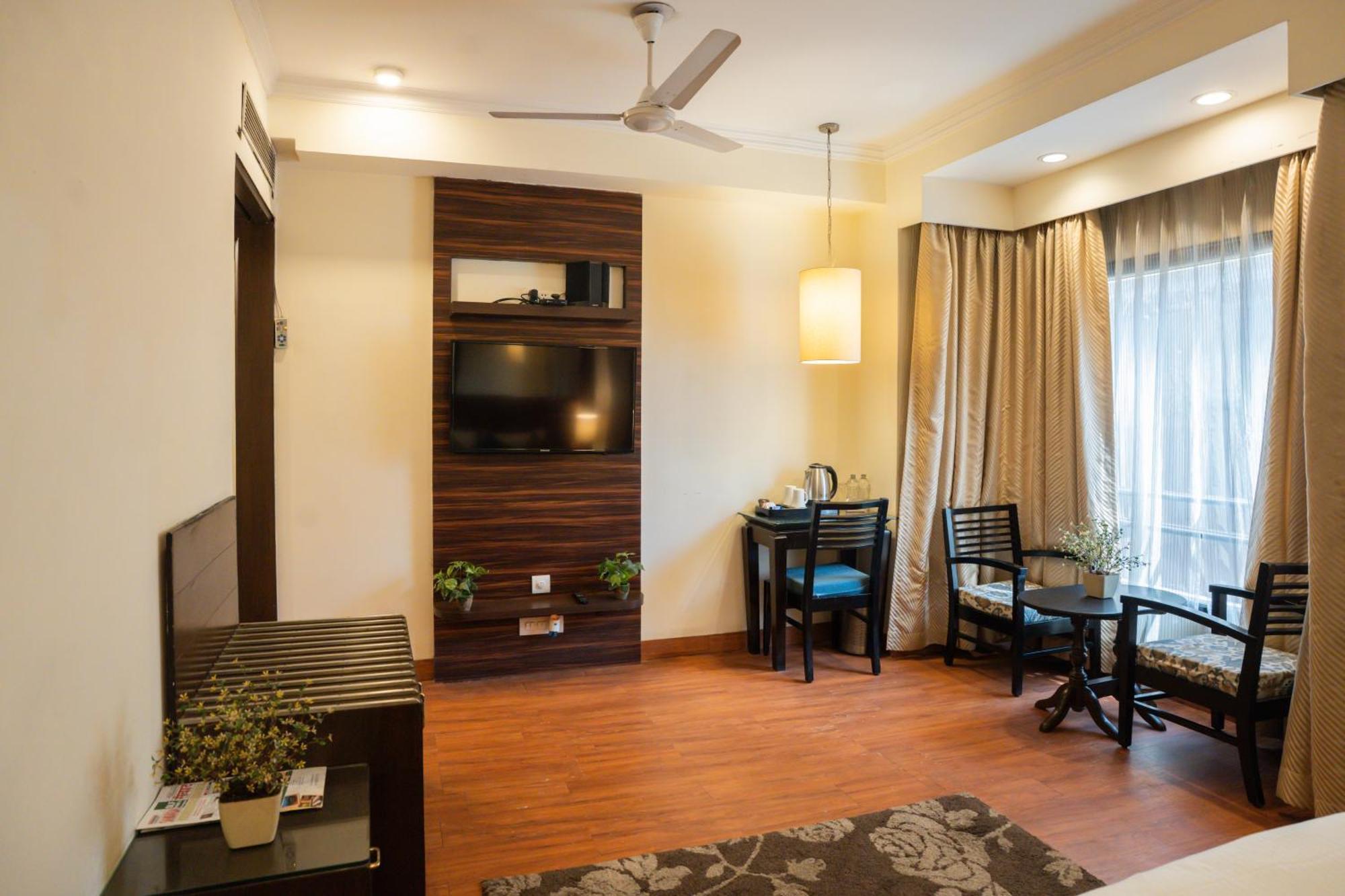 Ahuja Residency Cyber City II Gurgaon Esterno foto