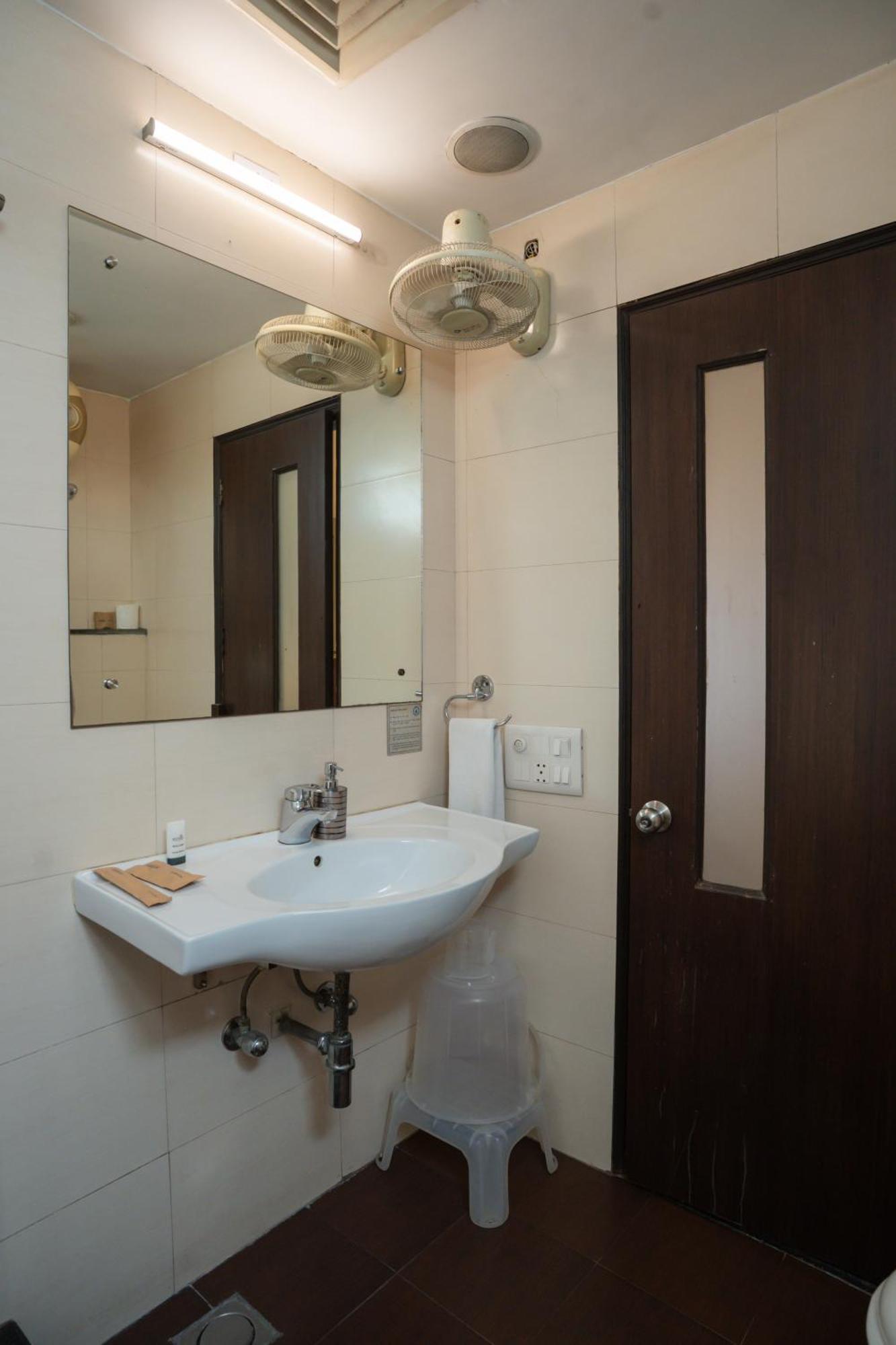 Ahuja Residency Cyber City II Gurgaon Esterno foto