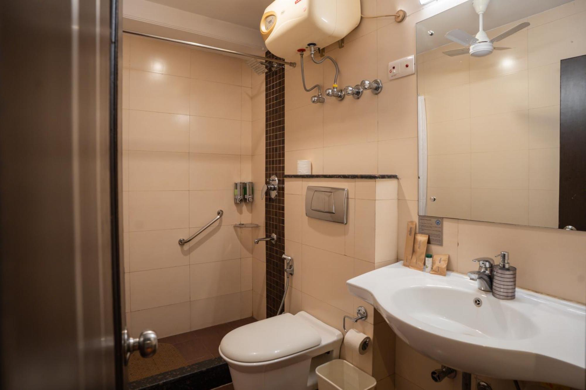 Ahuja Residency Cyber City II Gurgaon Esterno foto