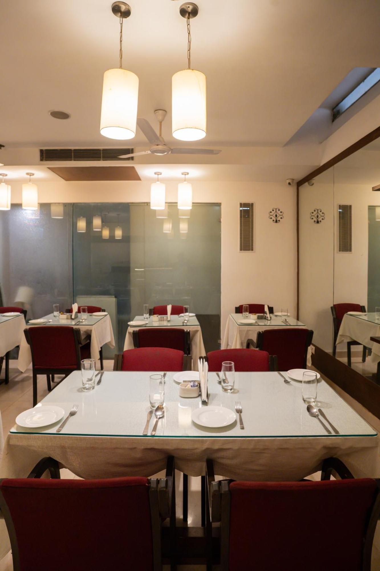 Ahuja Residency Cyber City II Gurgaon Esterno foto