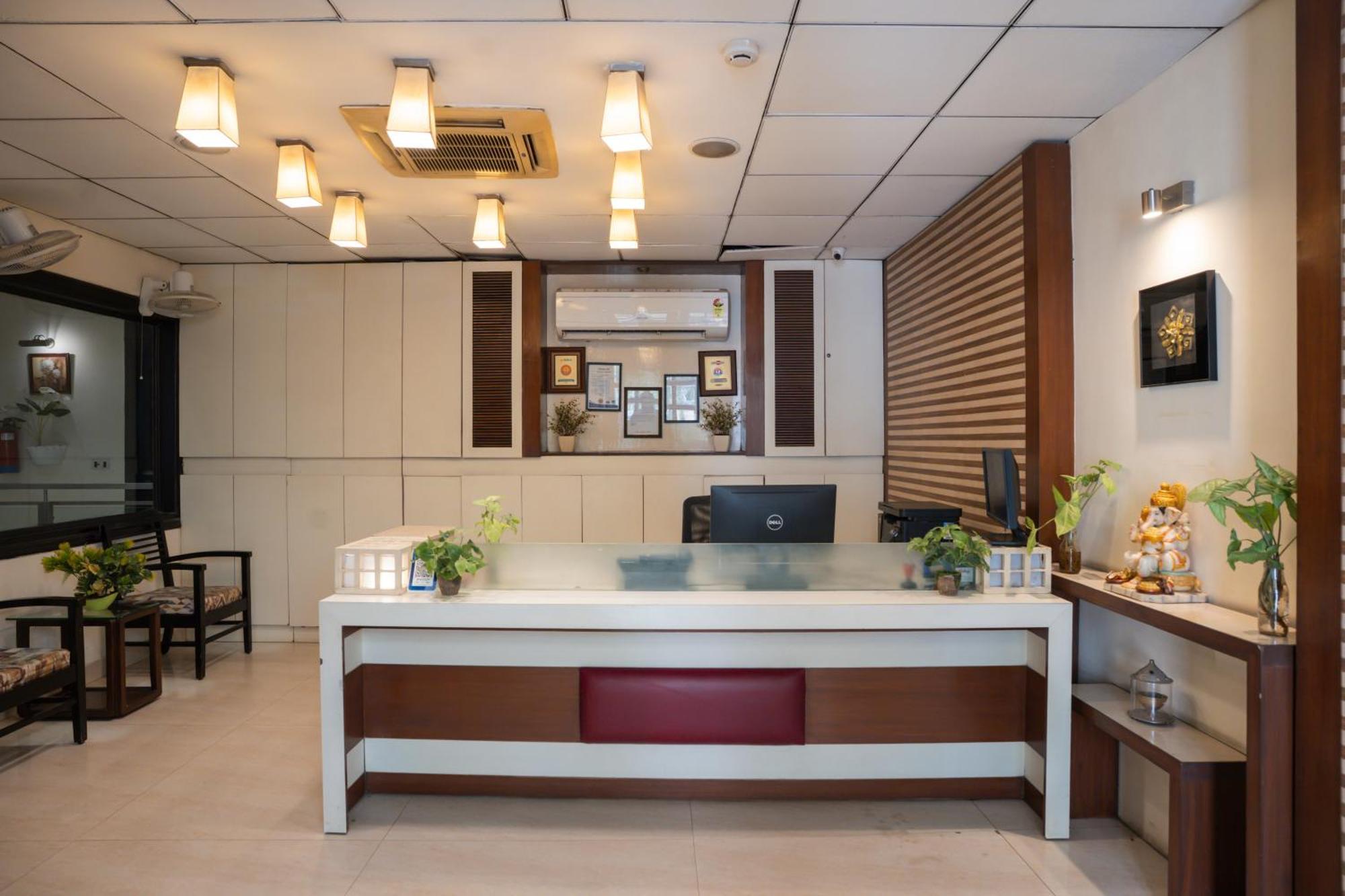 Ahuja Residency Cyber City II Gurgaon Esterno foto