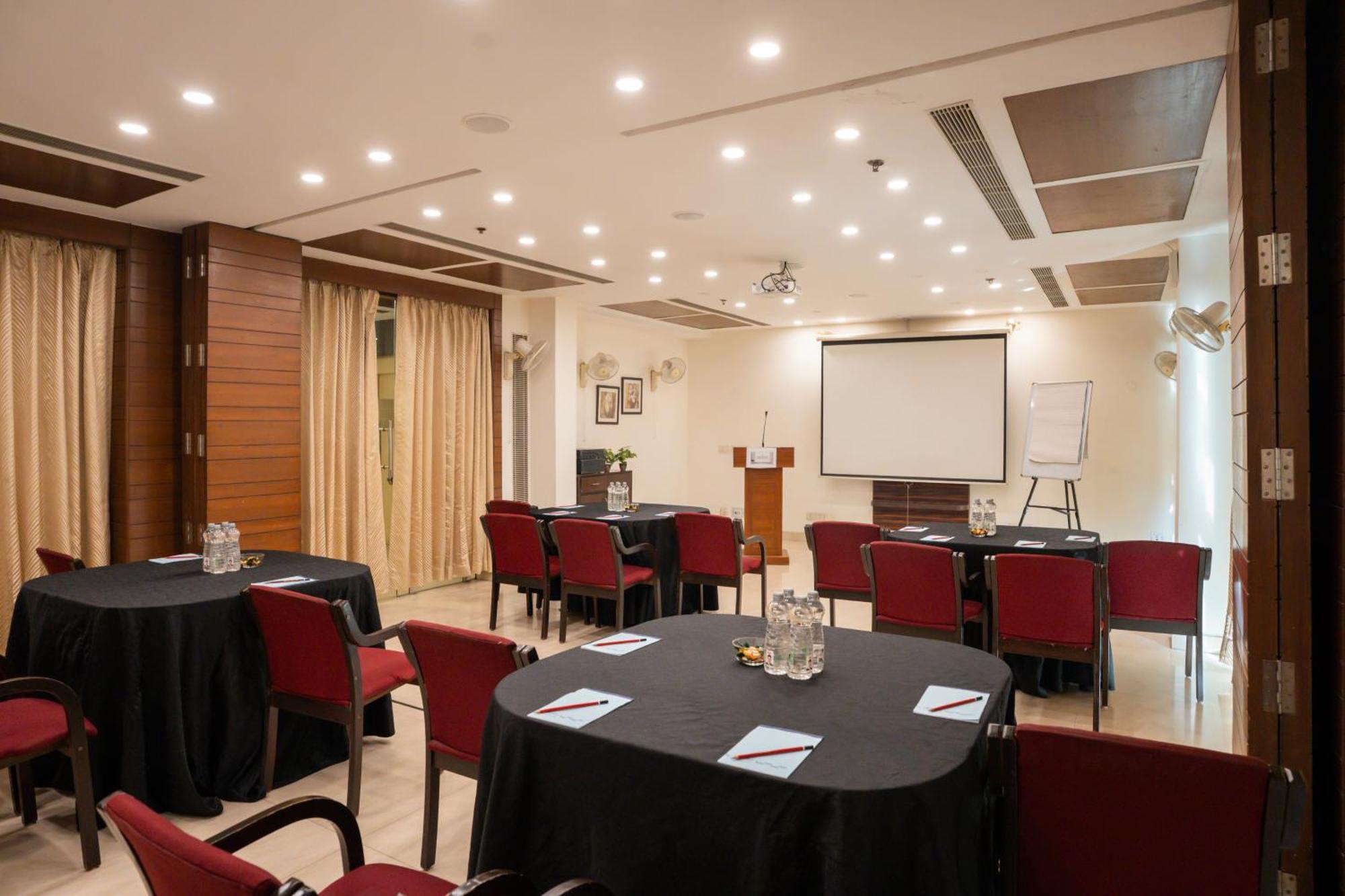 Ahuja Residency Cyber City II Gurgaon Esterno foto