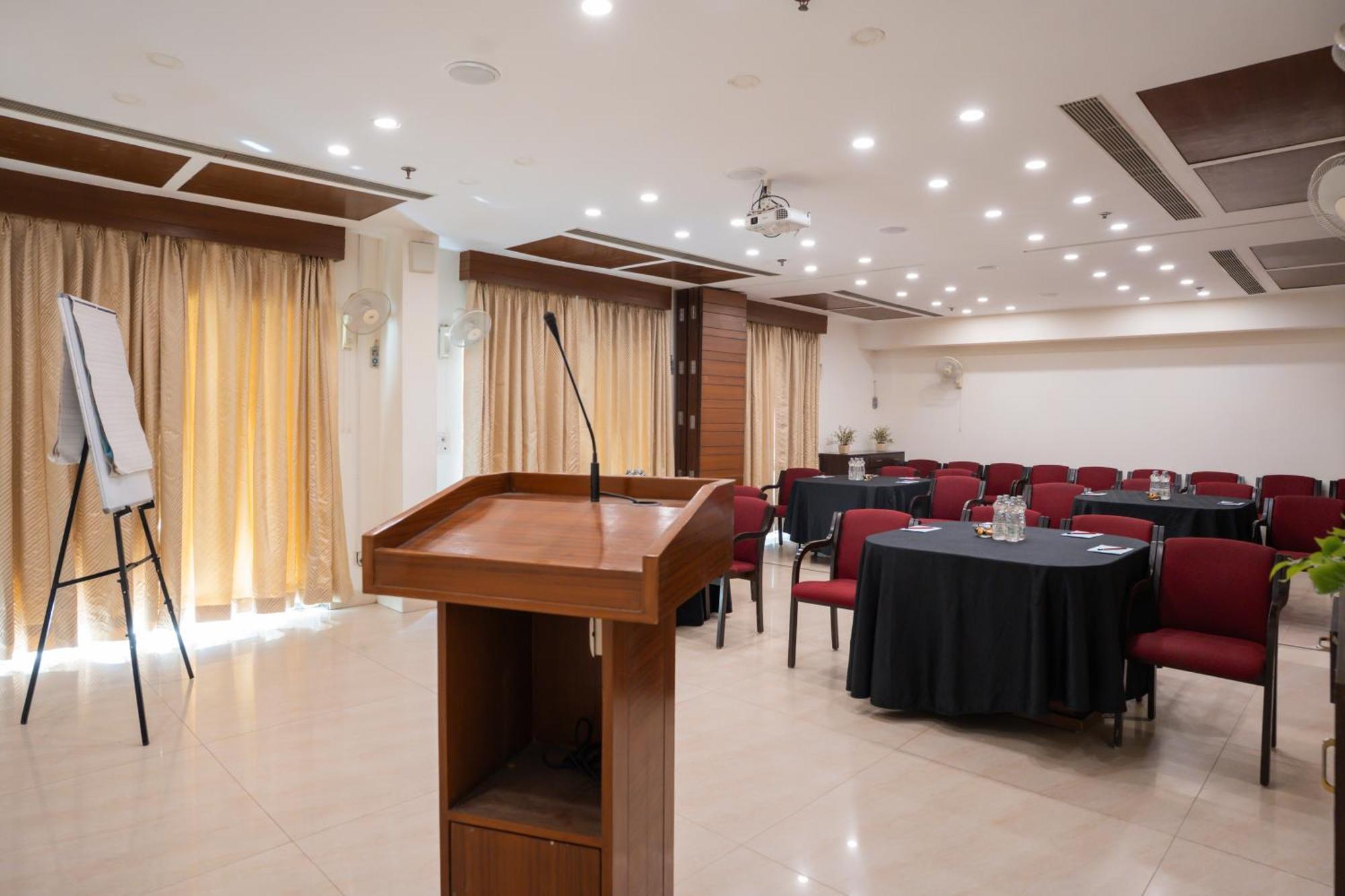 Ahuja Residency Cyber City II Gurgaon Esterno foto