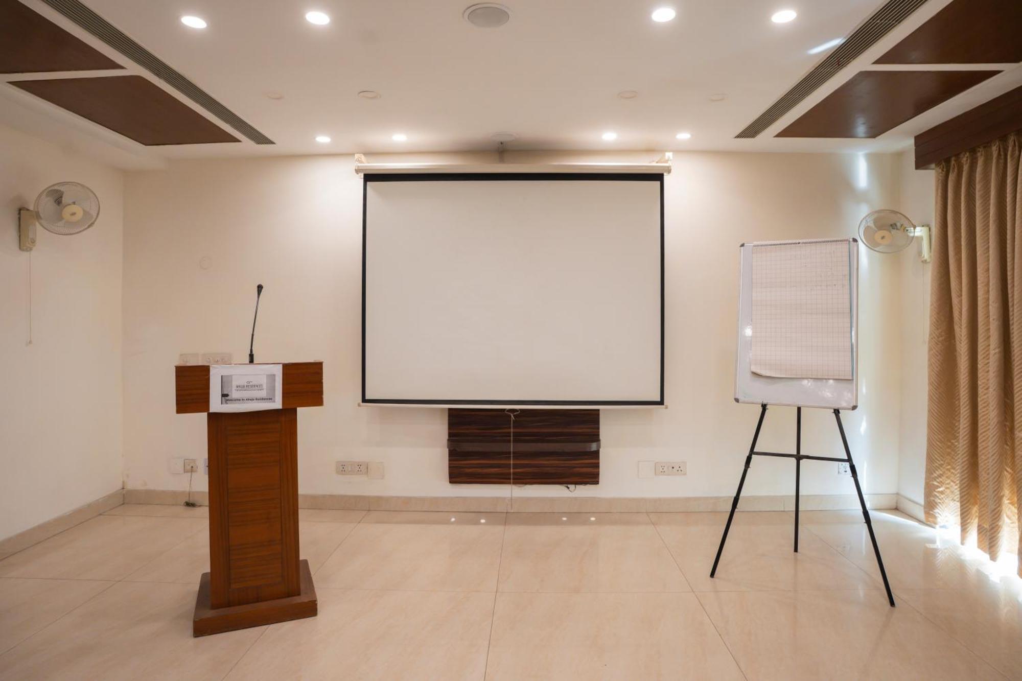 Ahuja Residency Cyber City II Gurgaon Esterno foto